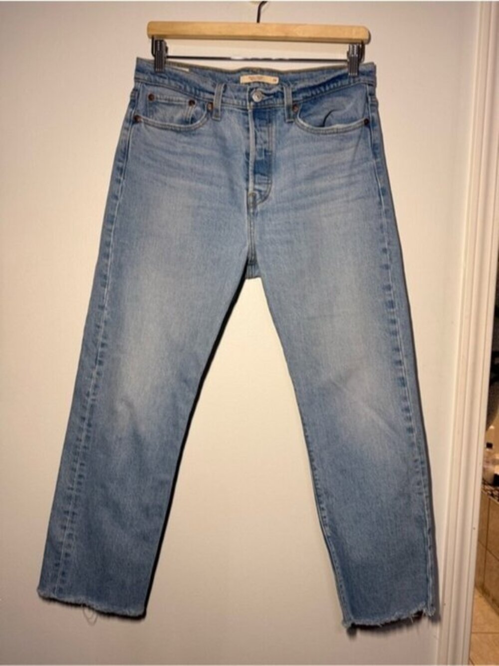 LEVI’S WEDGIE STRAIGHT ANKLE WOMEN'S JEANS UNDONE HEM SIZE 29